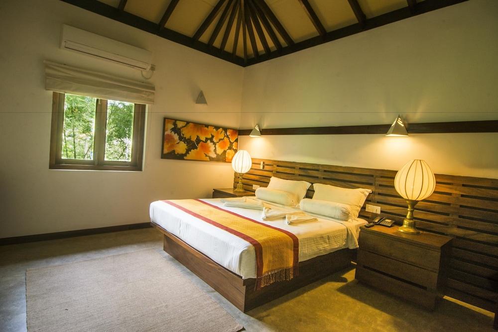 Roman Lake Ayurveda Boutique Resort - Level 1 Certified Ахунгала Екстериор снимка