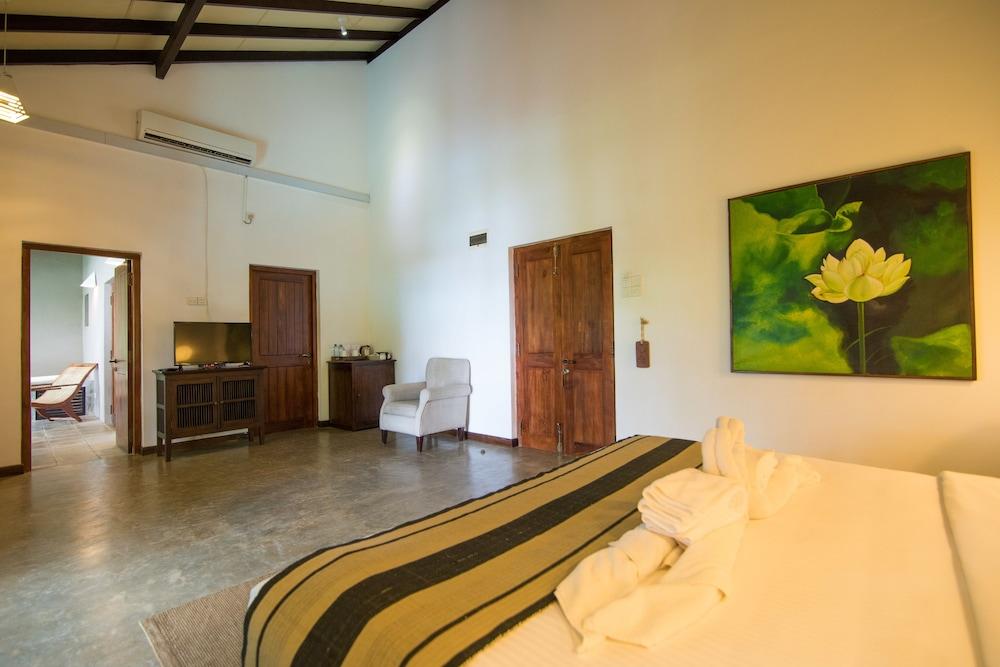 Roman Lake Ayurveda Boutique Resort - Level 1 Certified Ахунгала Екстериор снимка